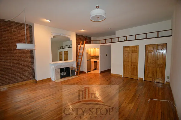 Rented by City Stop Realty | media 2