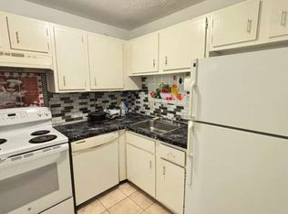 17 Weld St APT 37, Framingham, MA 01702