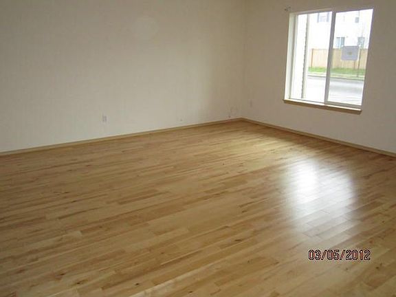 3rd image of 7713 87th Ave NE