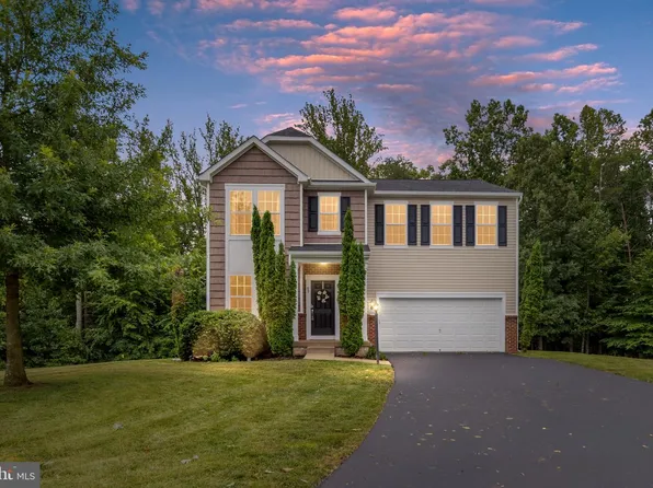 89 Charter Gate Dr, Fredericksburg, VA 22406