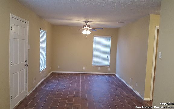 3rd image of 1810 Montview Dr