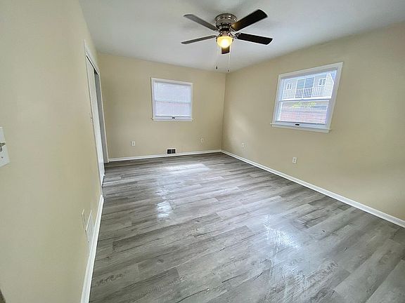 2nd image of 340 W 26th St