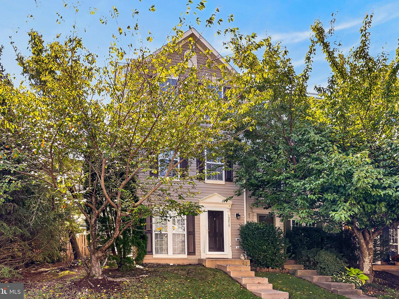 2 bed, 2.5 bath, 1648 sqft, $2,600 — Photo 3