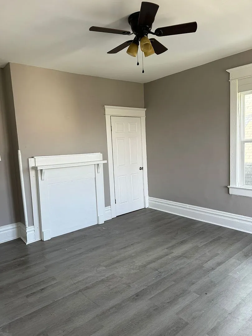 202 S Maple St — Photo 3