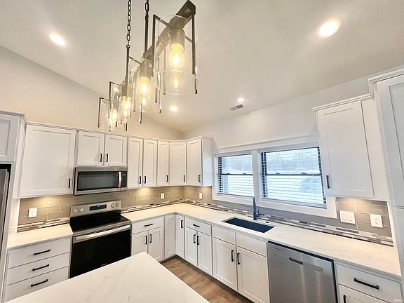 4th image of 2106 Aruba Dr