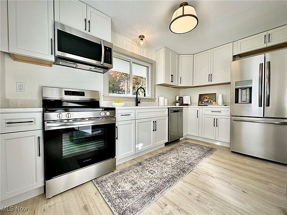 2nd image of 7309 Parkview Dr