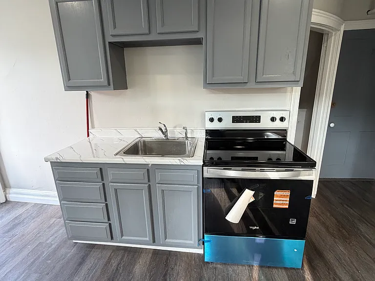 142 Main St #4 — Photo 4