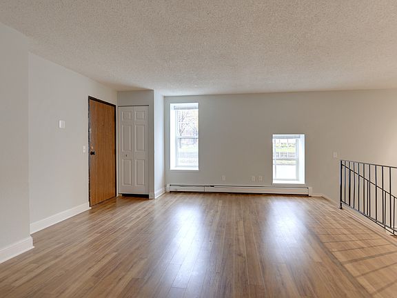 3rd image of 623 Laurel Ave APT 1D