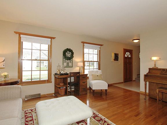4th image of 8241 S Wilding Dr