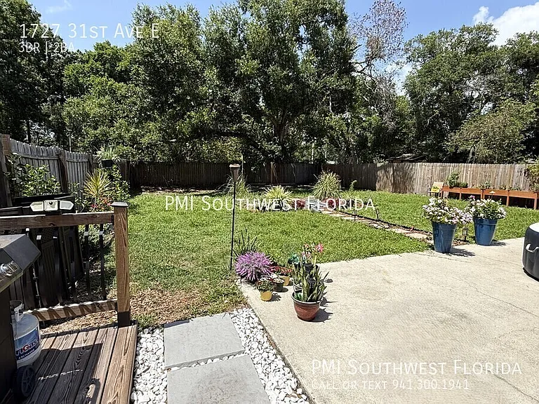 1727 31st Ave E — Photo 3