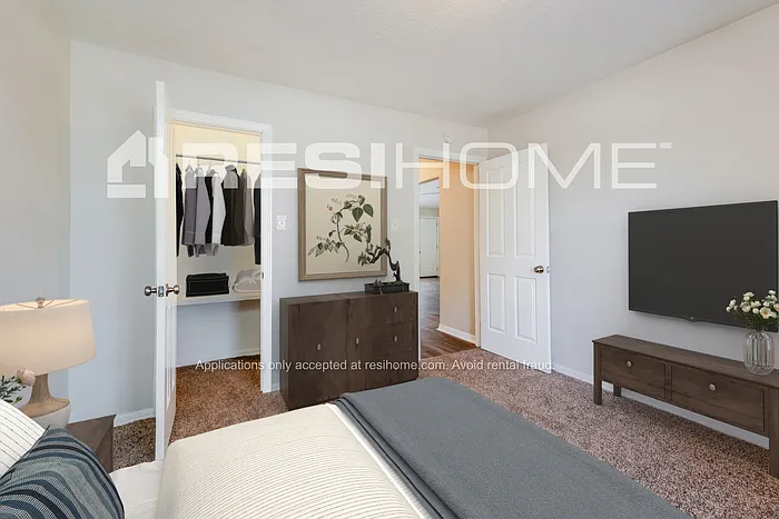 13710 Sableglen St — Photo 8