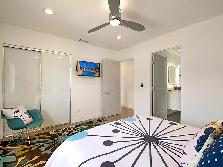 920 N Cerritos Dr — Photo 29