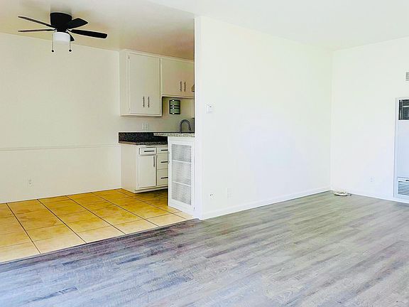 3rd image of 405 N Marengo Ave #11