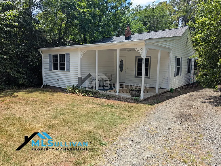 531 Lakeshore Dr — Photo 1