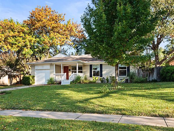746DumontDr-1.jpg