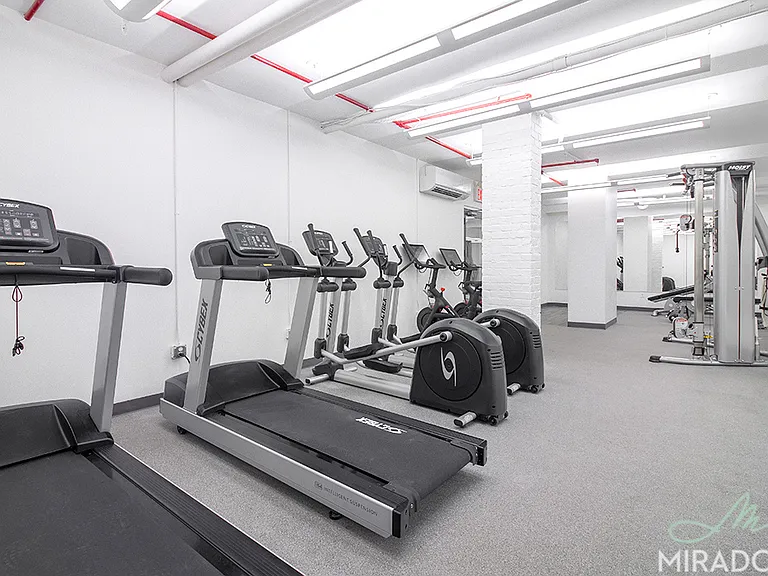 255 W 14th St #4B — Photo 10