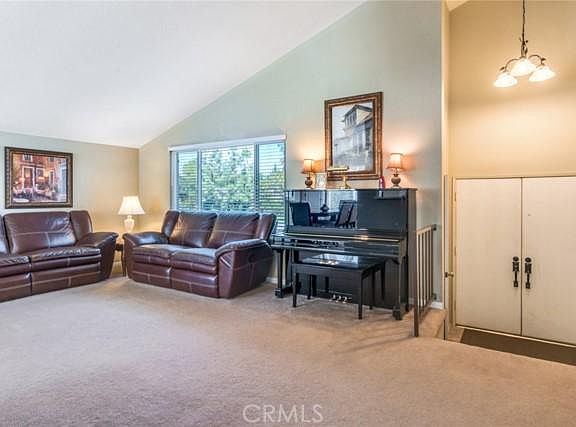 4th image of 26041 Gardner St