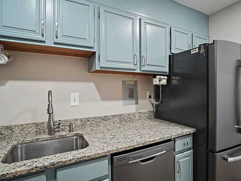 300 M St SW #806N — Photo 9