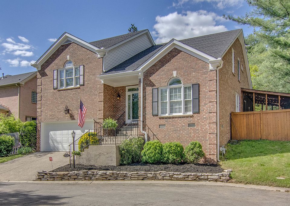 1st image of 404 Wexford Ct