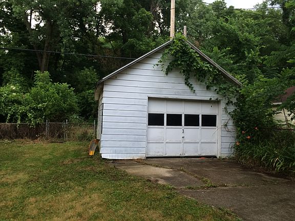 4th image of 321 W Angela Blvd