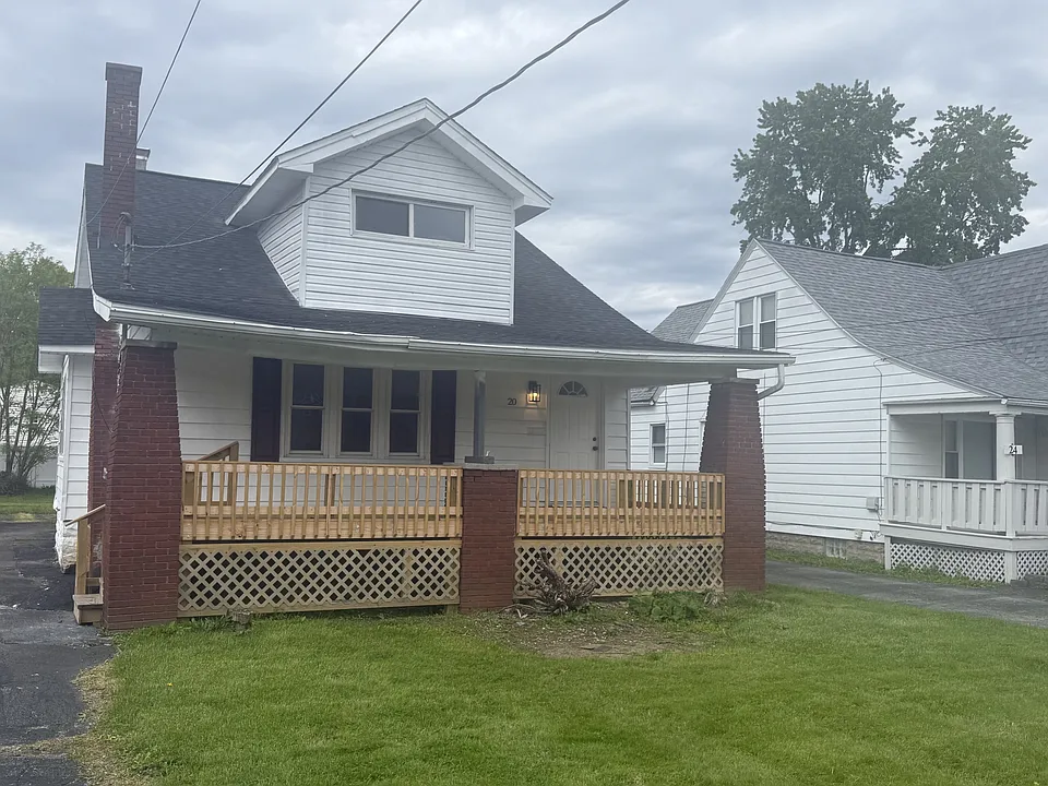 20 Erskine Ave #2