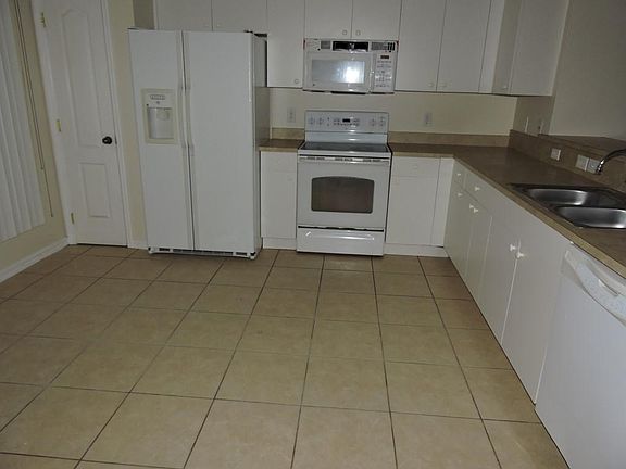 3rd image of 2610 43rd St W