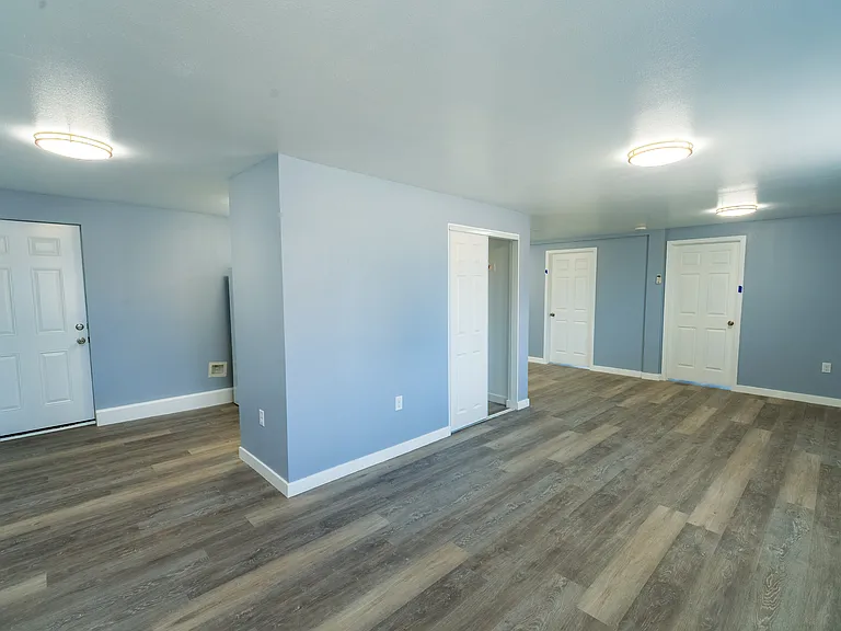 10374 Long Beach Blvd #H — Photo 6