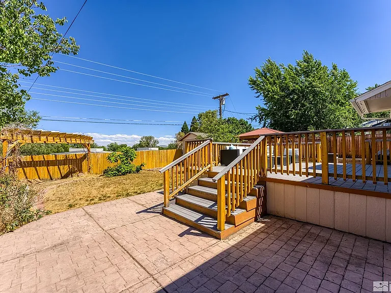 1040 Munley Dr — Photo 11