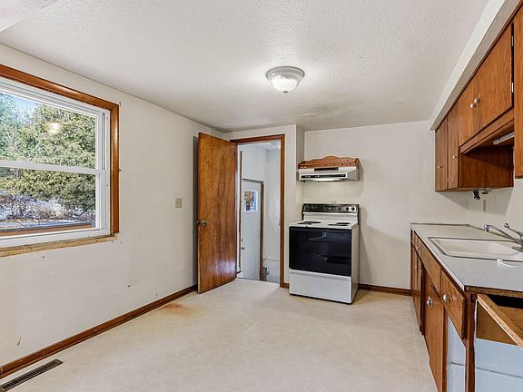 5th image of 25421 167th St NW