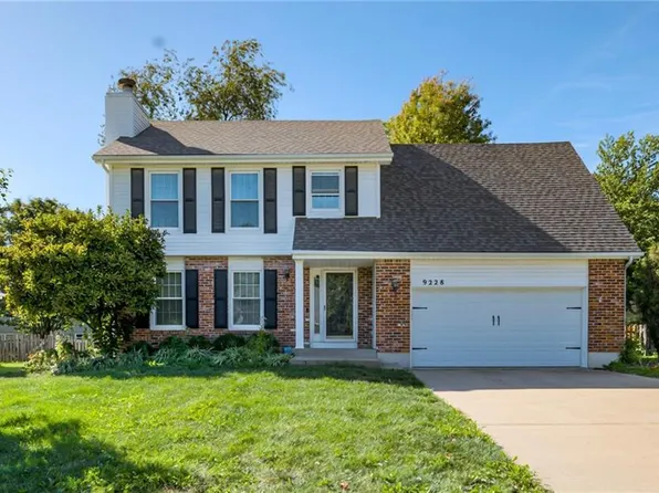 9228 Swarner Dr, Lenexa, KS 66219