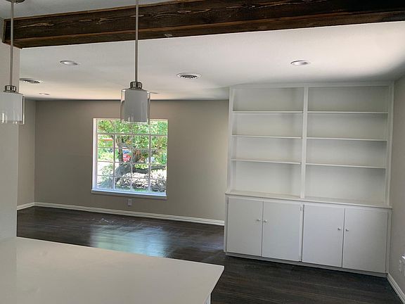 2nd image of 2836 Willow Park St