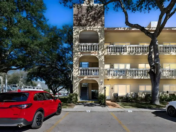 2226 Switzerland Way APT 46, Clearwater, FL 33763