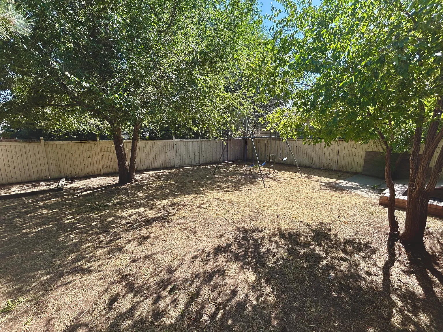 2048 E Sunnyside Ave — Photo 4