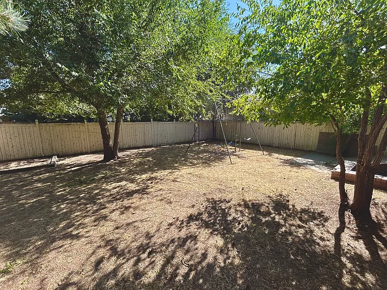 2048 E Sunnyside Ave — Photo 4