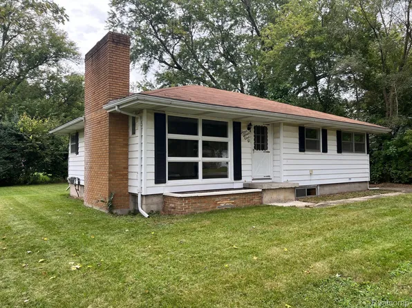 4410 Central St, Columbiaville, MI 48421