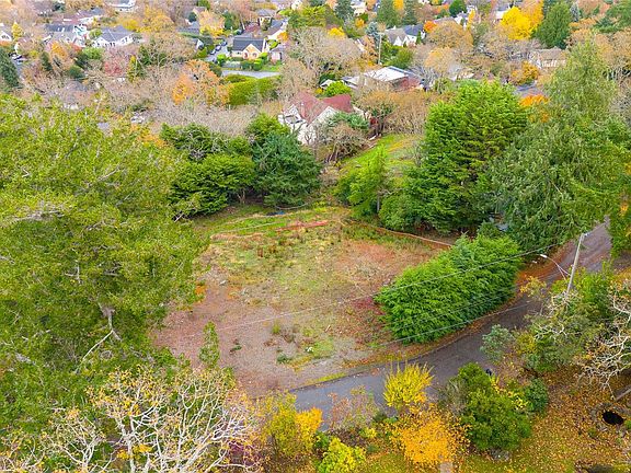 5th image of 24 Sylvan Ln Lot A