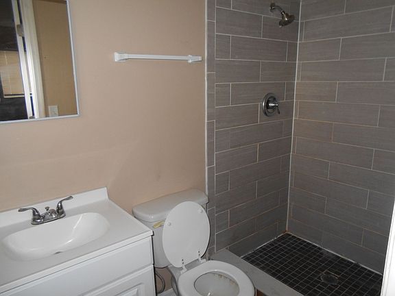 4th image of 4829 Melody Ln