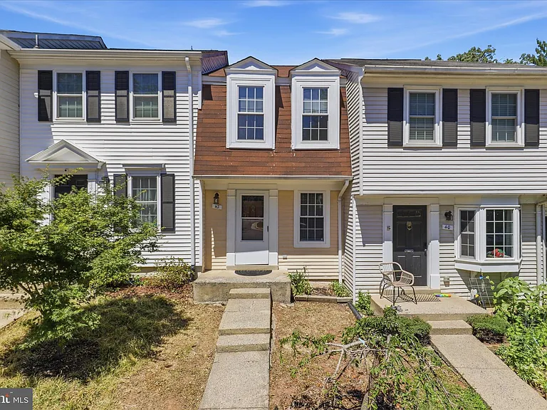 42 Alden Ct — Photo 1