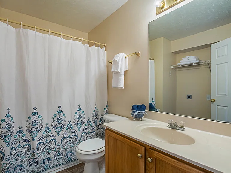 Gentry - Bathroom Gentry - Bathroom