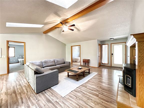 4th image of 7 Cherhill Dr