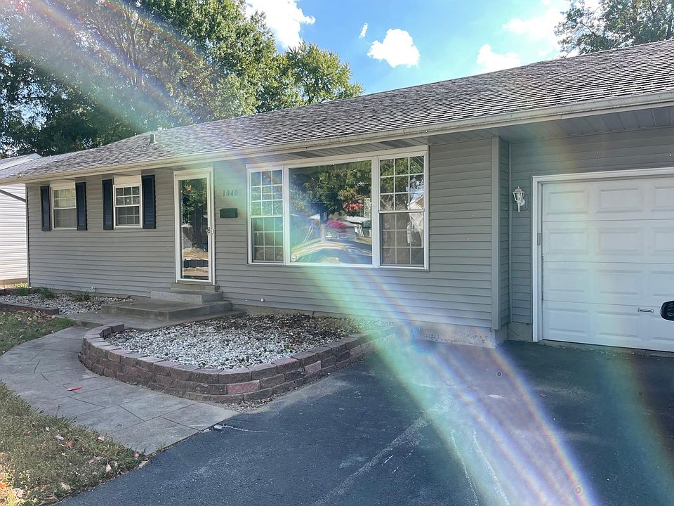 1st image of 1040 Lindsay Ln