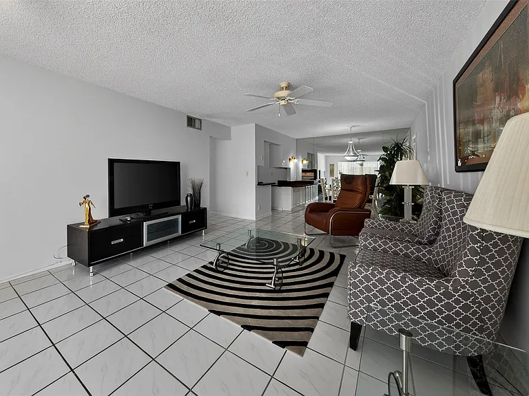 6253 Bay Club Dr #1 — Photo 4
