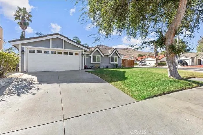 10812 Wright Dr — Photo 1