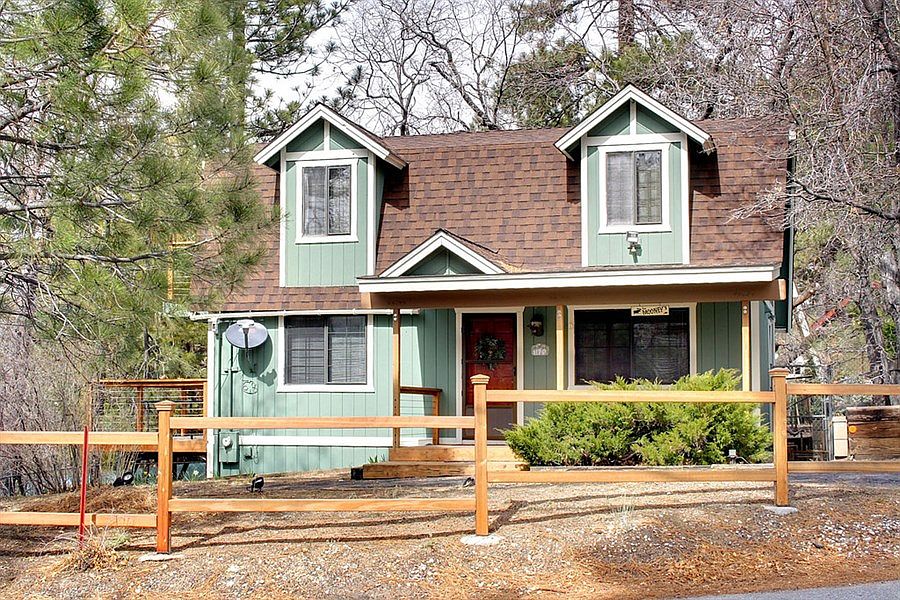 1st image of 1190 Villa Grove Ave