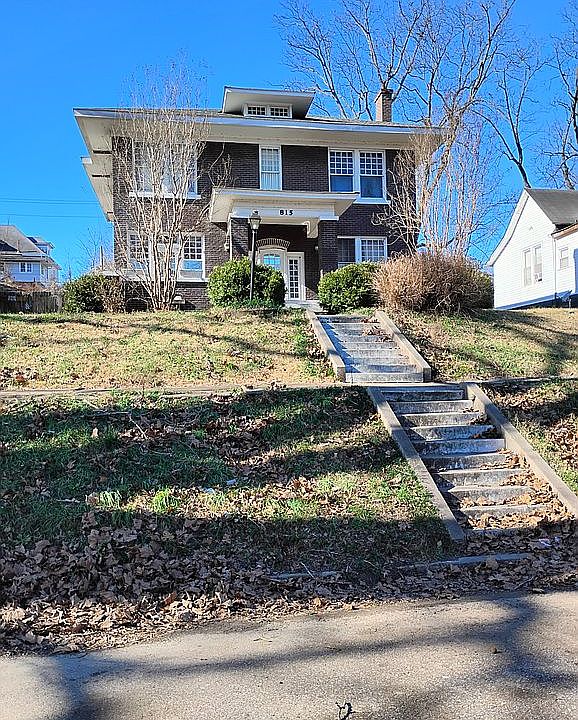 1st image of 815 Poplar St