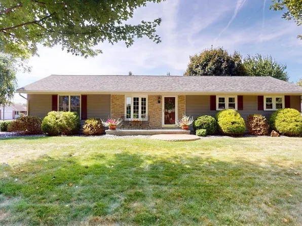 1818 Finley Dr, Fremont, OH 43420