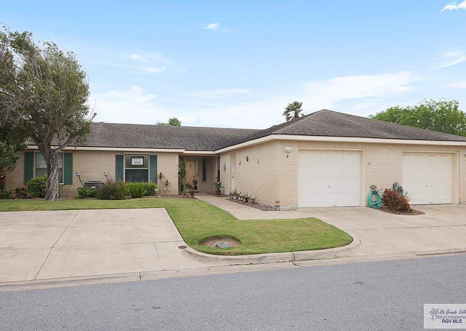 1st image of 8 Pinehurst Dr #8