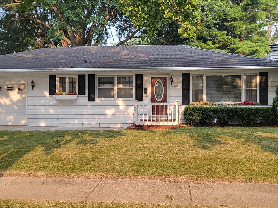 1st image of 1133 N Claremont Dr