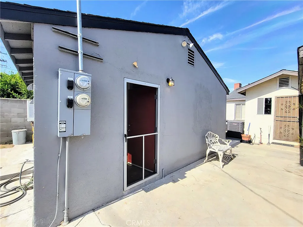 5 bed, 1941 sqft, $1,650 — Photo 1