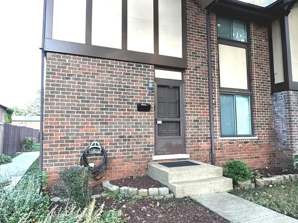 1S309 Windsor Ln, Villa Park, IL 60181